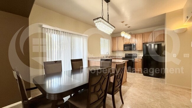 Building Photo - 4170 E Sheffield Ave