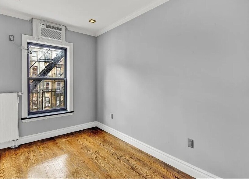 Building Photo - 89 Clinton St