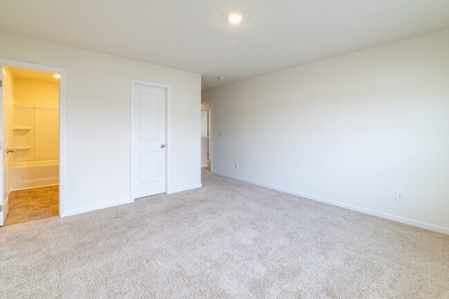 Building Photo - 4714 Willow Bluff Cir