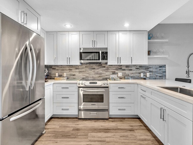 Building Photo - 3602 S Ocean Blvd