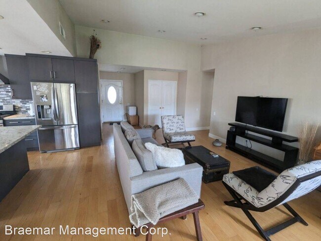 Building Photo - 3 br, 2 bath House - 3963 Greenwood Street