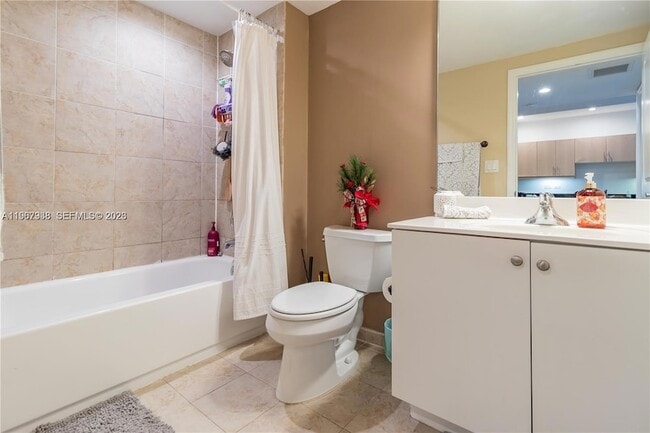 Building Photo - 111 E Flagler St