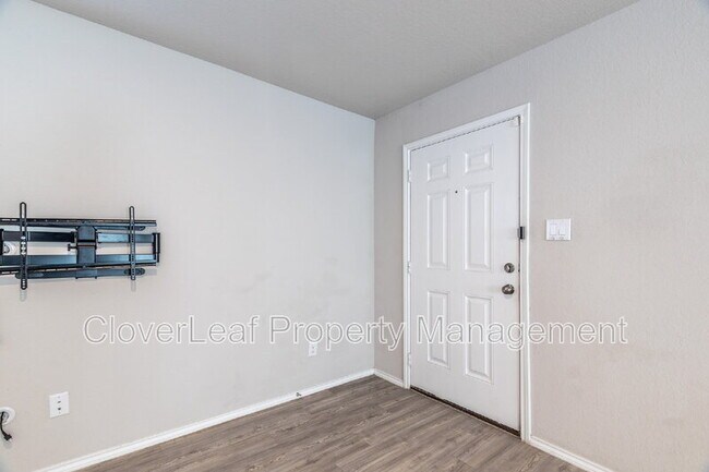Building Photo - 13730 Bucket Way