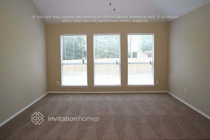 Building Photo - 1704 Windcastle Dr