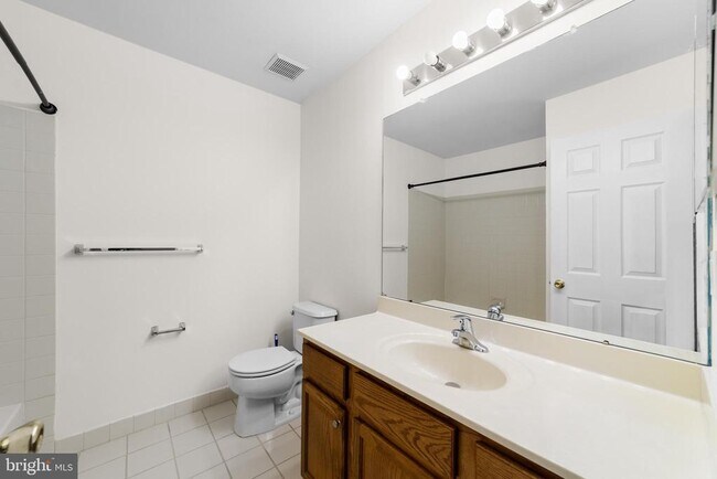 Building Photo - 133 Newman Ct