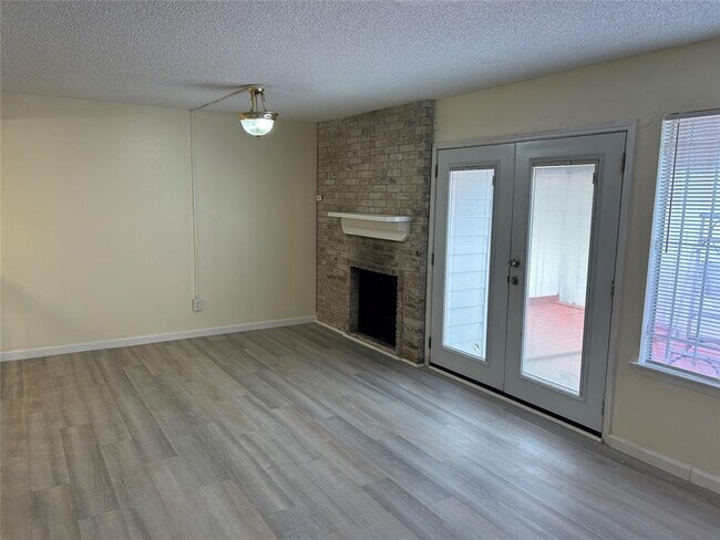 Building Photo - 12560 Newbrook Dr