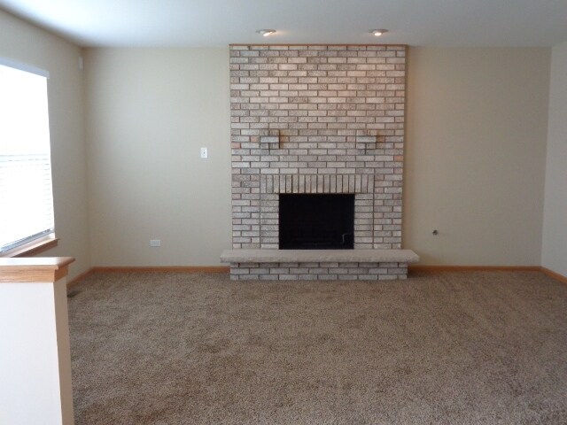 Building Photo - 1505 Finch Dr