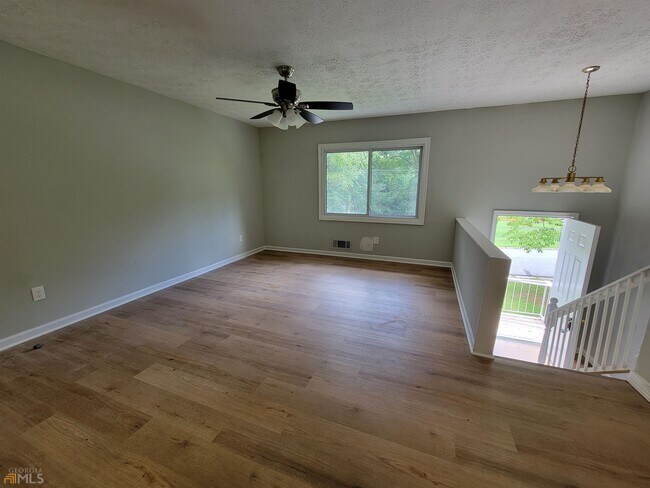 Building Photo - 6628 Stark Ct