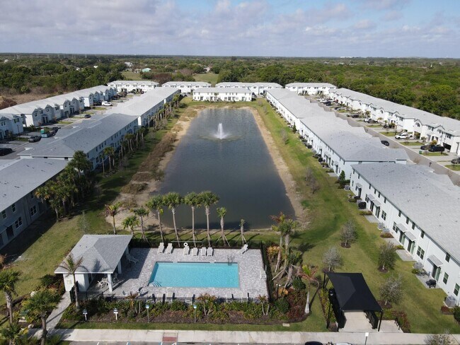 Building Photo - 586 Salisbury Cir