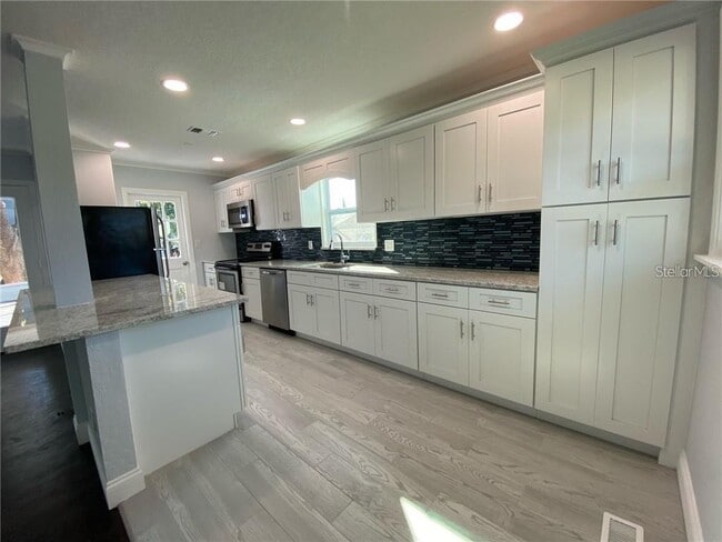 Building Photo - 16 Jeff Rd