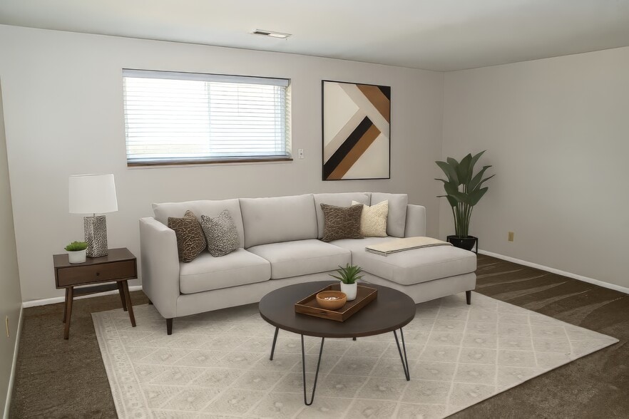 Building Photo - 4919 Davenport St