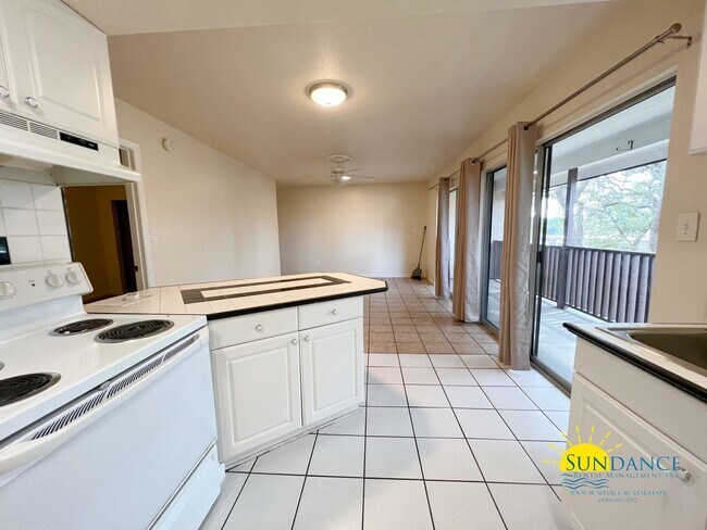 Building Photo - 408 Marshall Ct