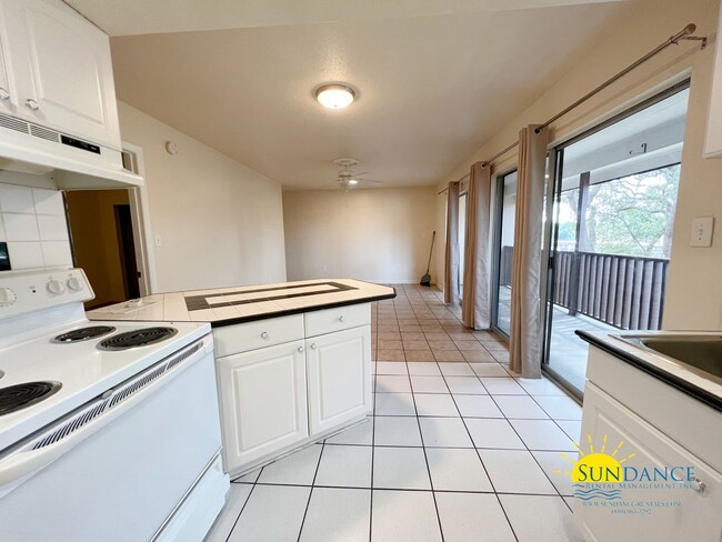 Building Photo - Great 1 Bedroom Condo in Fort Walton Beach!