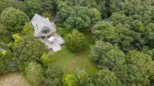 Primary Photo - 350 Montauk Hwy