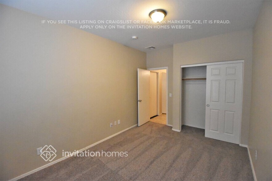 Building Photo - 14921 W Lisbon Ln