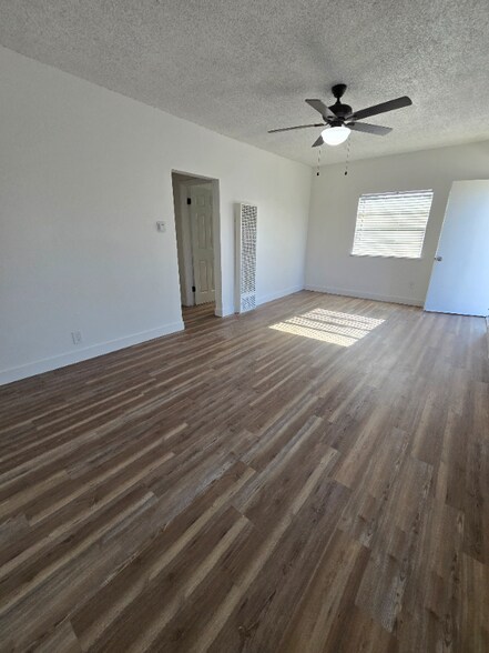 Building Photo - 7160 N Maroa Ave