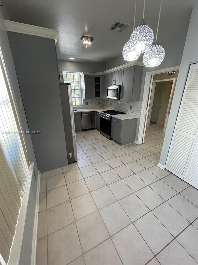Building Photo - 5893 Plum Harbor Cir