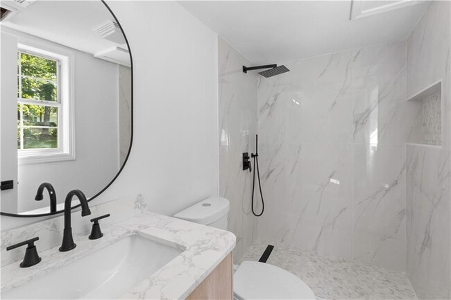 Building Photo - 3415 Camens Ct NE