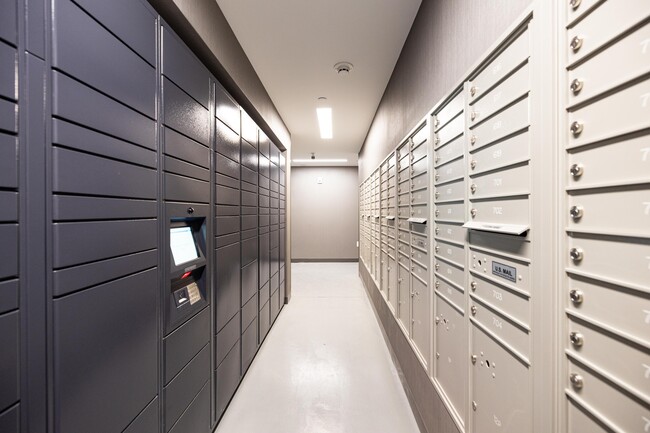 Building Photo - 190 Academy St