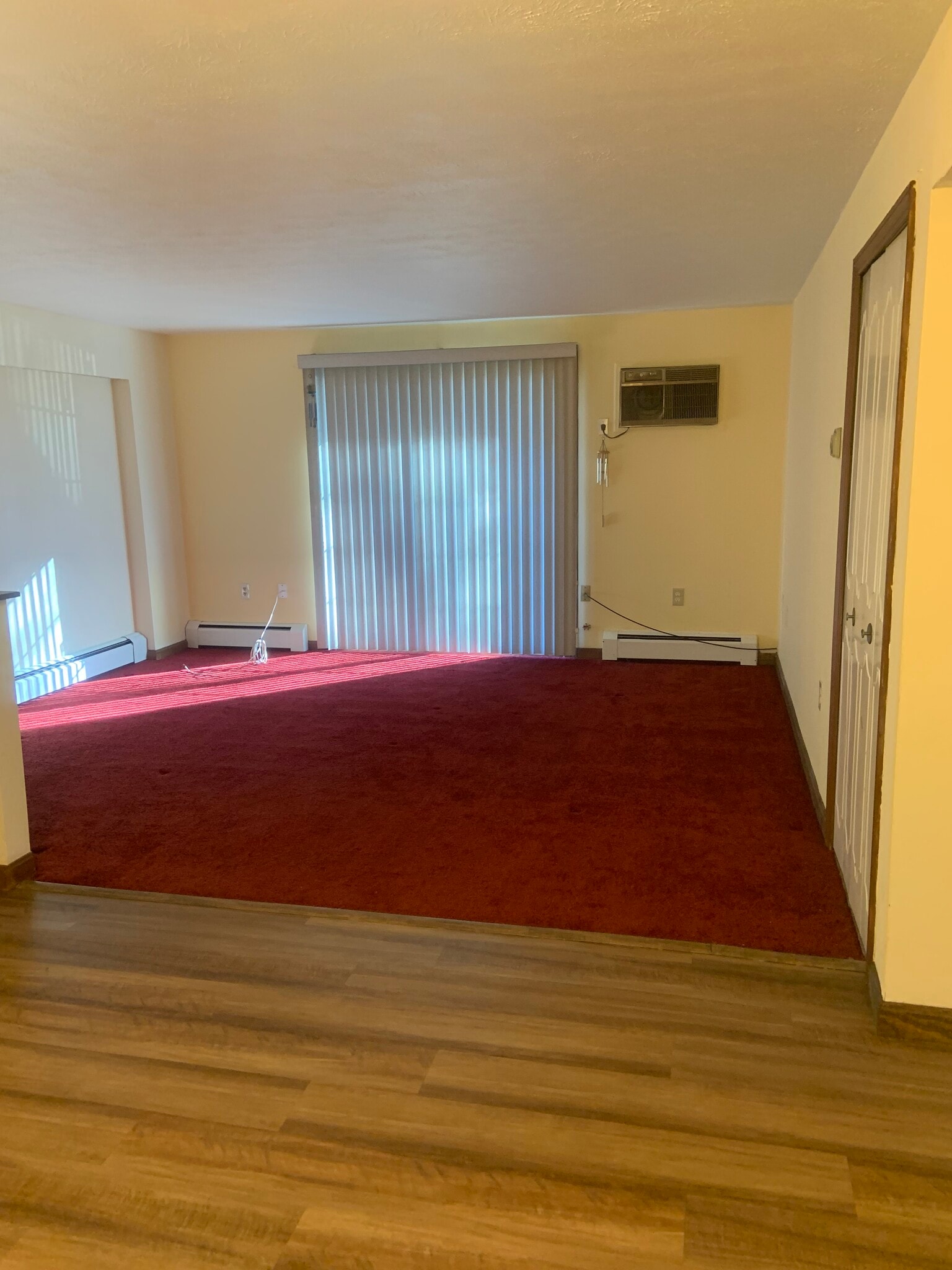 Building Photo - 1166 Middle Tpke W