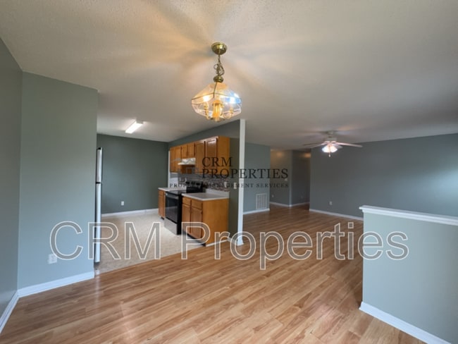 Building Photo - 1058 Springwater Rd