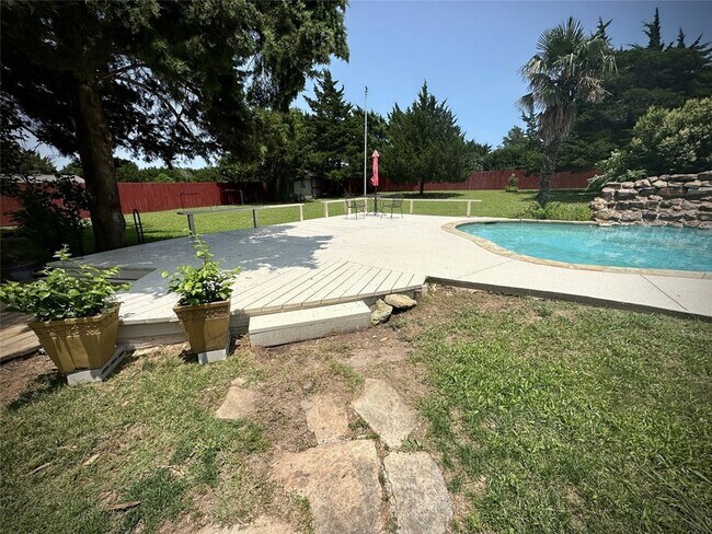 Building Photo - 2610 Jakes Ct