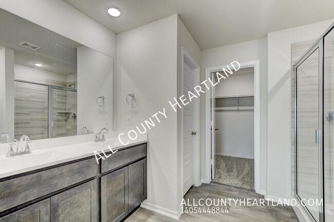 Building Photo - 3425 Molly Dr