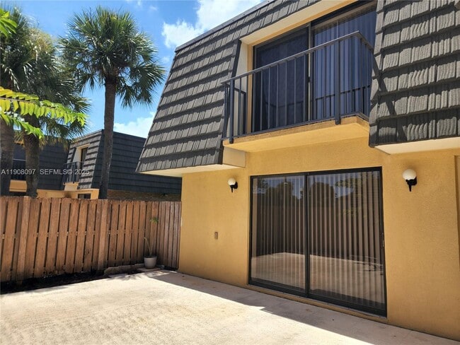 Building Photo - 2706 27th Way