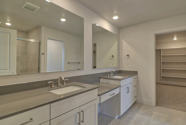 Building Photo - 5397 S Perlite Ave