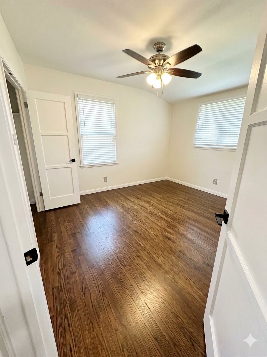 Building Photo - 4816 Sunnyside Dr