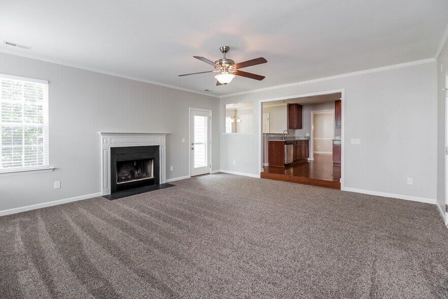 Building Photo - 409 Pyracantha Dr