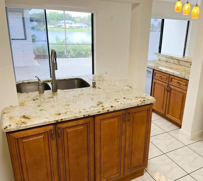 Building Photo - 3094 Bermwood Ln