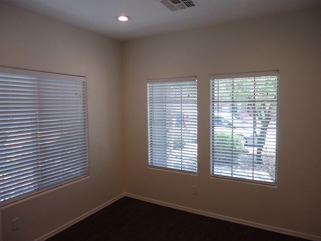 Building Photo - 17784 W Paradise Lane