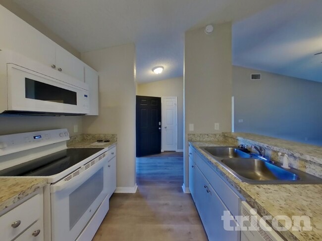 Building Photo - 272 Kings Pond Ave