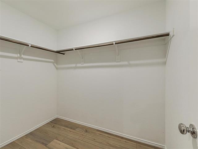 Building Photo - 1701 River Xing Dr