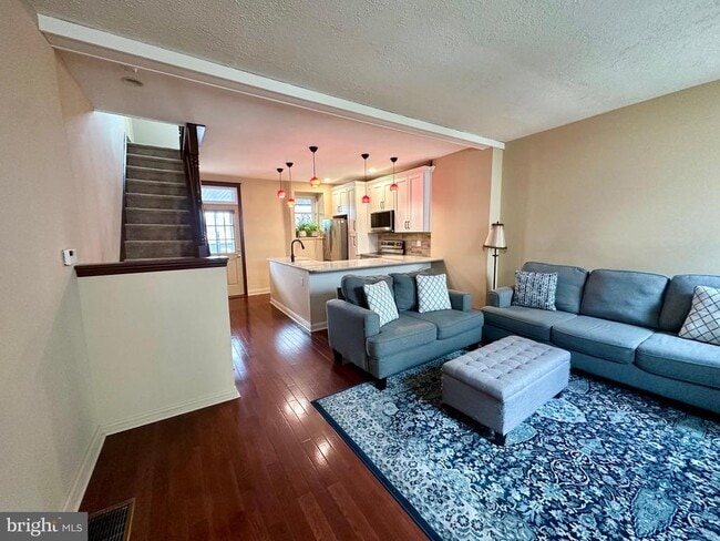 Building Photo - 3922 Manor St