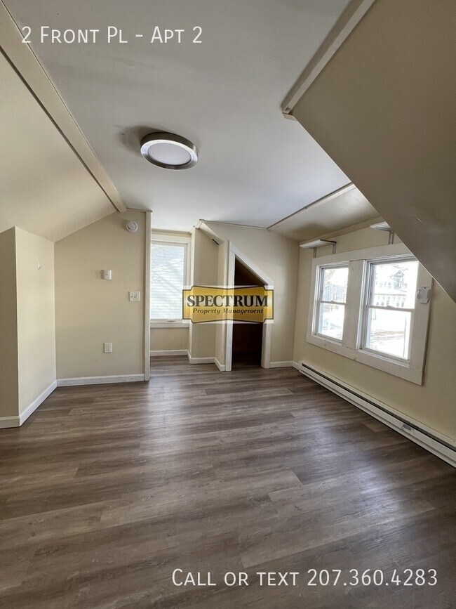 Building Photo - 2 Front Pl