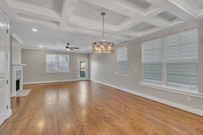 Building Photo - 4 BR with amenities in The Nations~