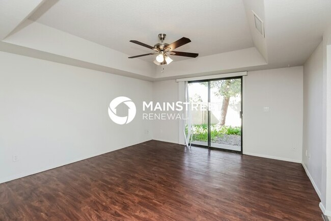 Building Photo - 380 E Aspen Way
