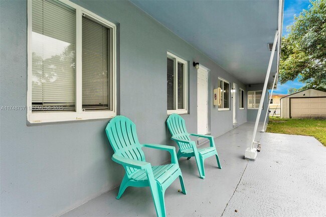 Building Photo - 1120 SW 30th St