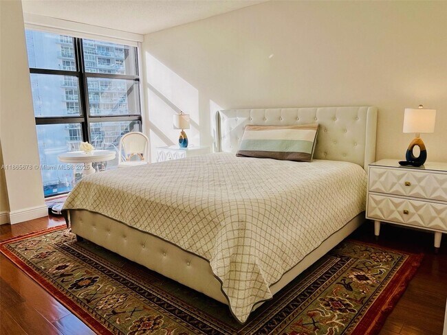 Building Photo - 5757 Collins Ave