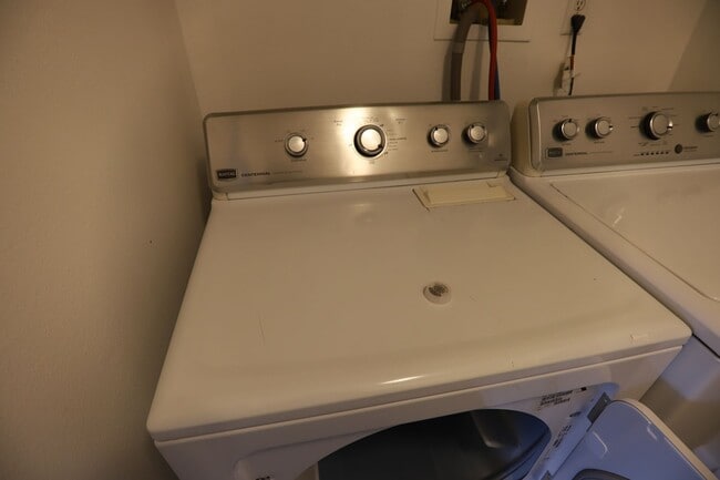 Building Photo - 257 Canby St