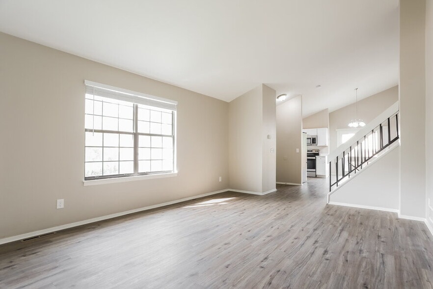 Building Photo - 17497 E Grand Dr