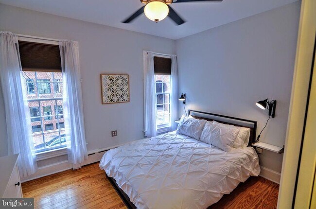 Building Photo - 1029 30th St NW