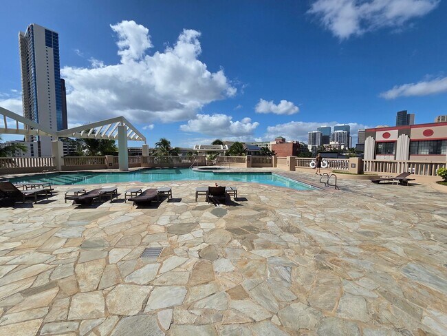 Building Photo - Immaculate Contemporary Living in Kaka‘ako- 2 bedroom, 2 bathroom, 2 covered parking stall, and I...