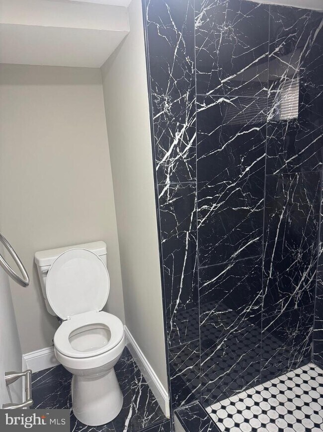 Building Photo - 1945 W Airdrie St