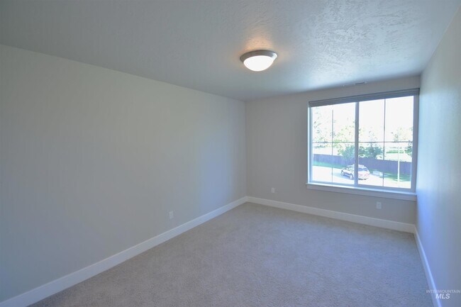 Building Photo - 3241 W Ladle Rapids St