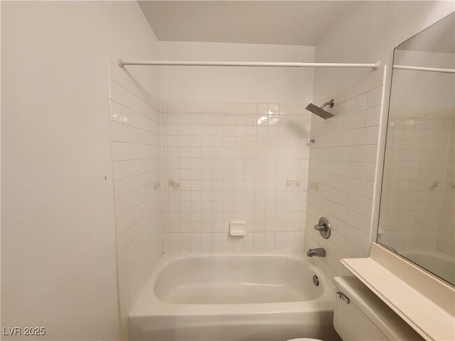 Building Photo - 1405 Iron Springs Dr