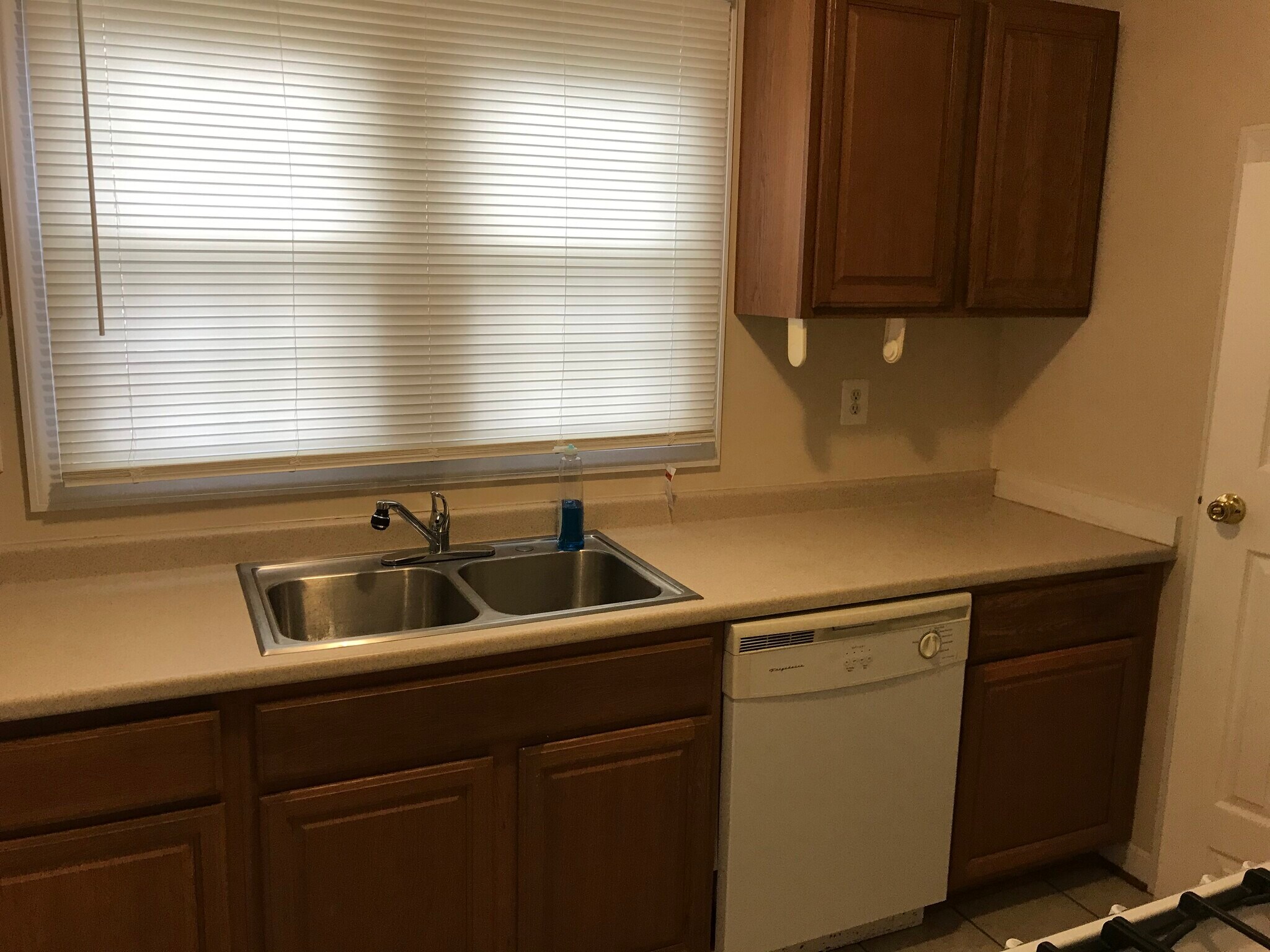 Kitchen - 276 4th Ave