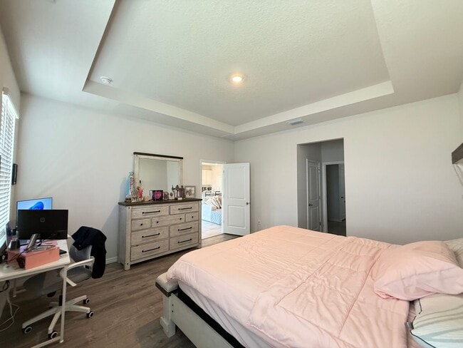 Building Photo - 4 Bedrooms, 2.5 Baths Coming Soon!